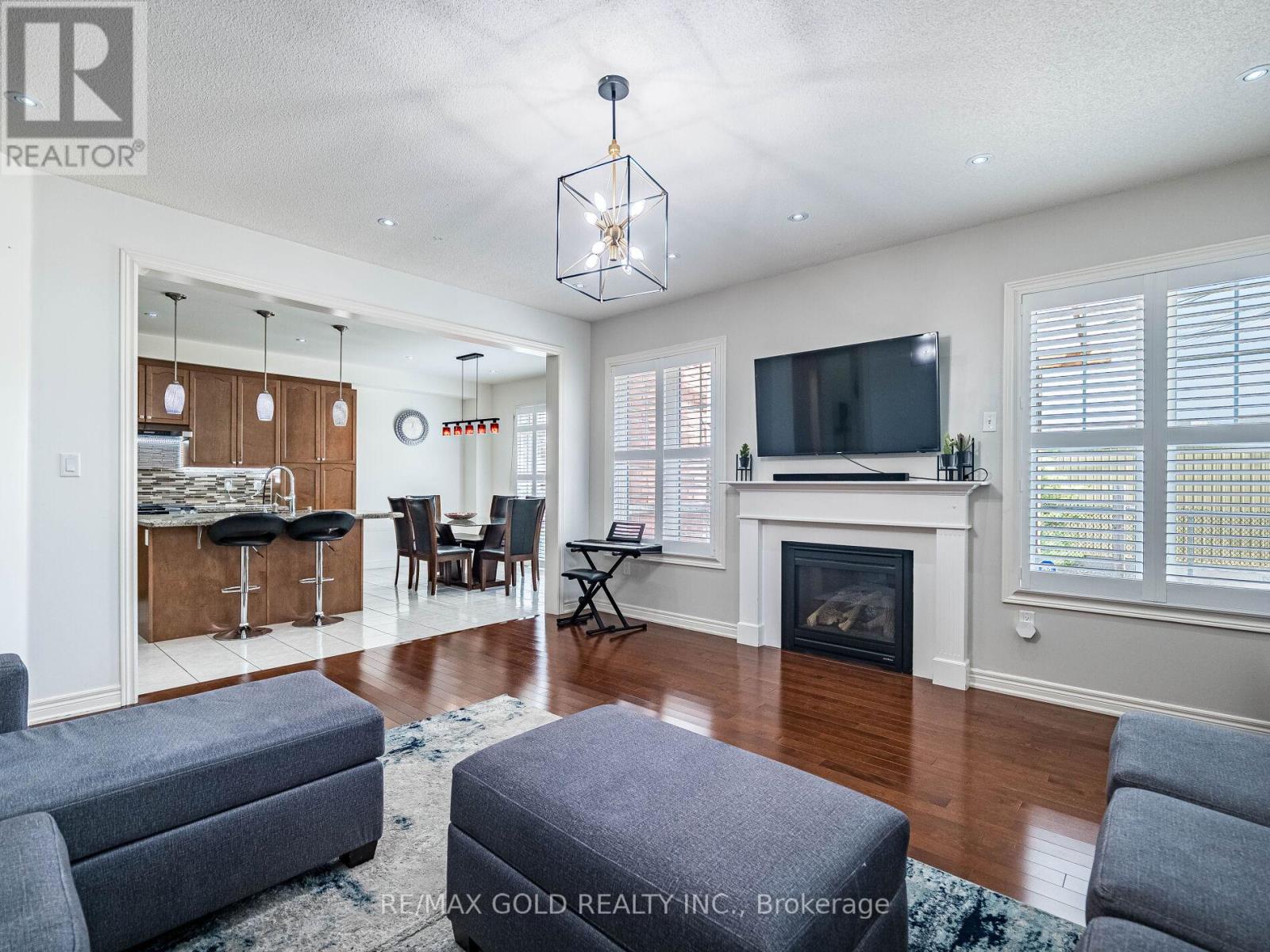 18 Divinity Circle, Brampton, Ontario  L7A 3Y4 - Photo 10 - W12435991