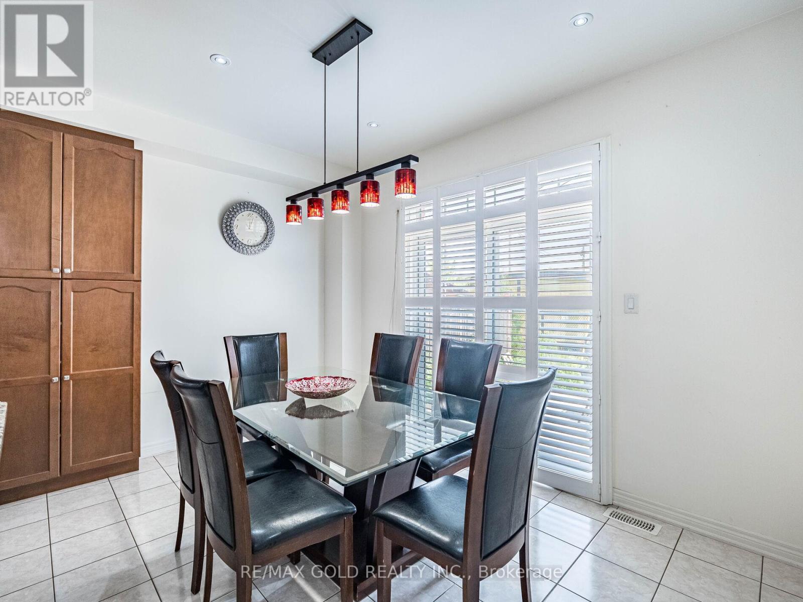 18 Divinity Circle, Brampton, Ontario  L7A 3Y4 - Photo 14 - W12435991