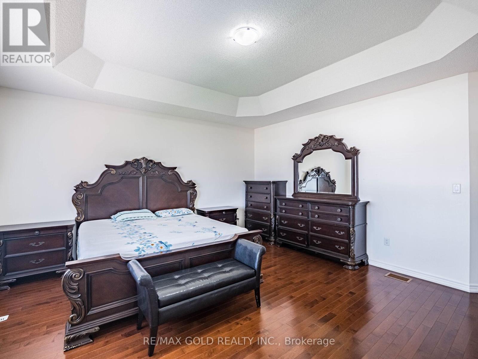 18 Divinity Circle, Brampton, Ontario  L7A 3Y4 - Photo 20 - W12435991