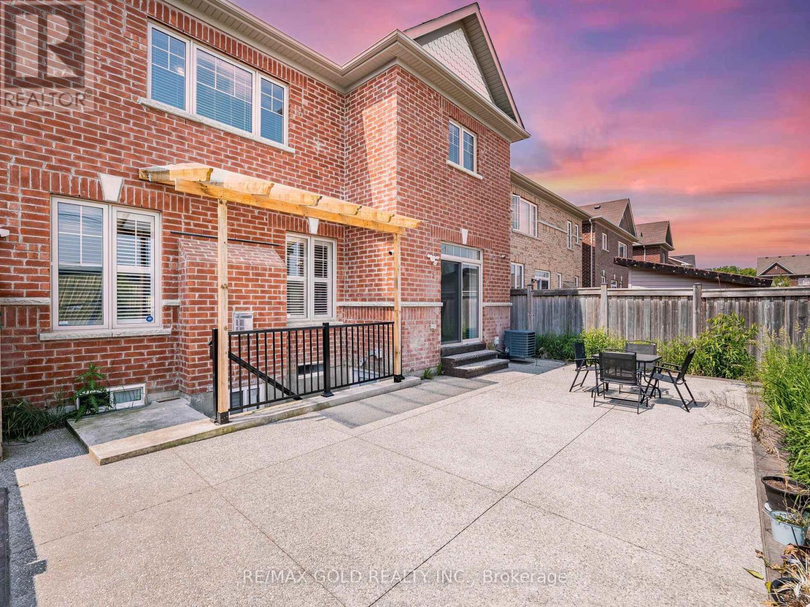 18 Divinity Circle, Brampton, Ontario  L7A 3Y4 - Photo 39 - W12435991