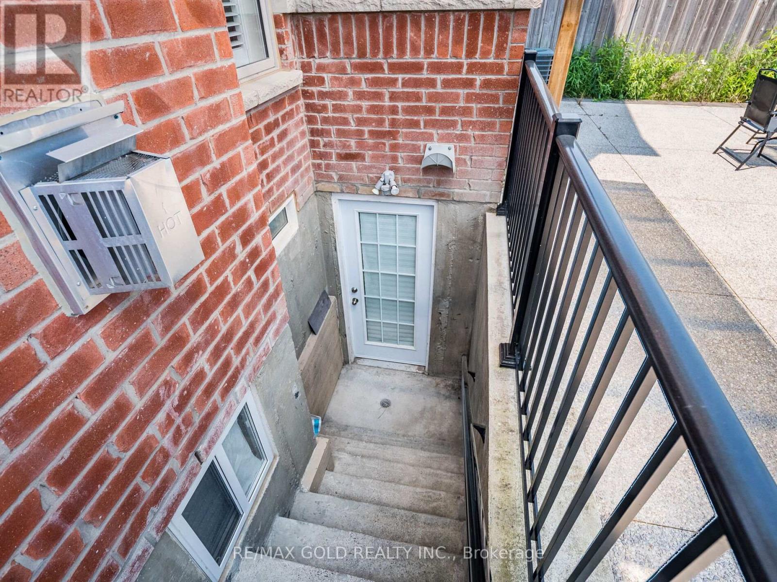18 Divinity Circle, Brampton, Ontario  L7A 3Y4 - Photo 41 - W12435991