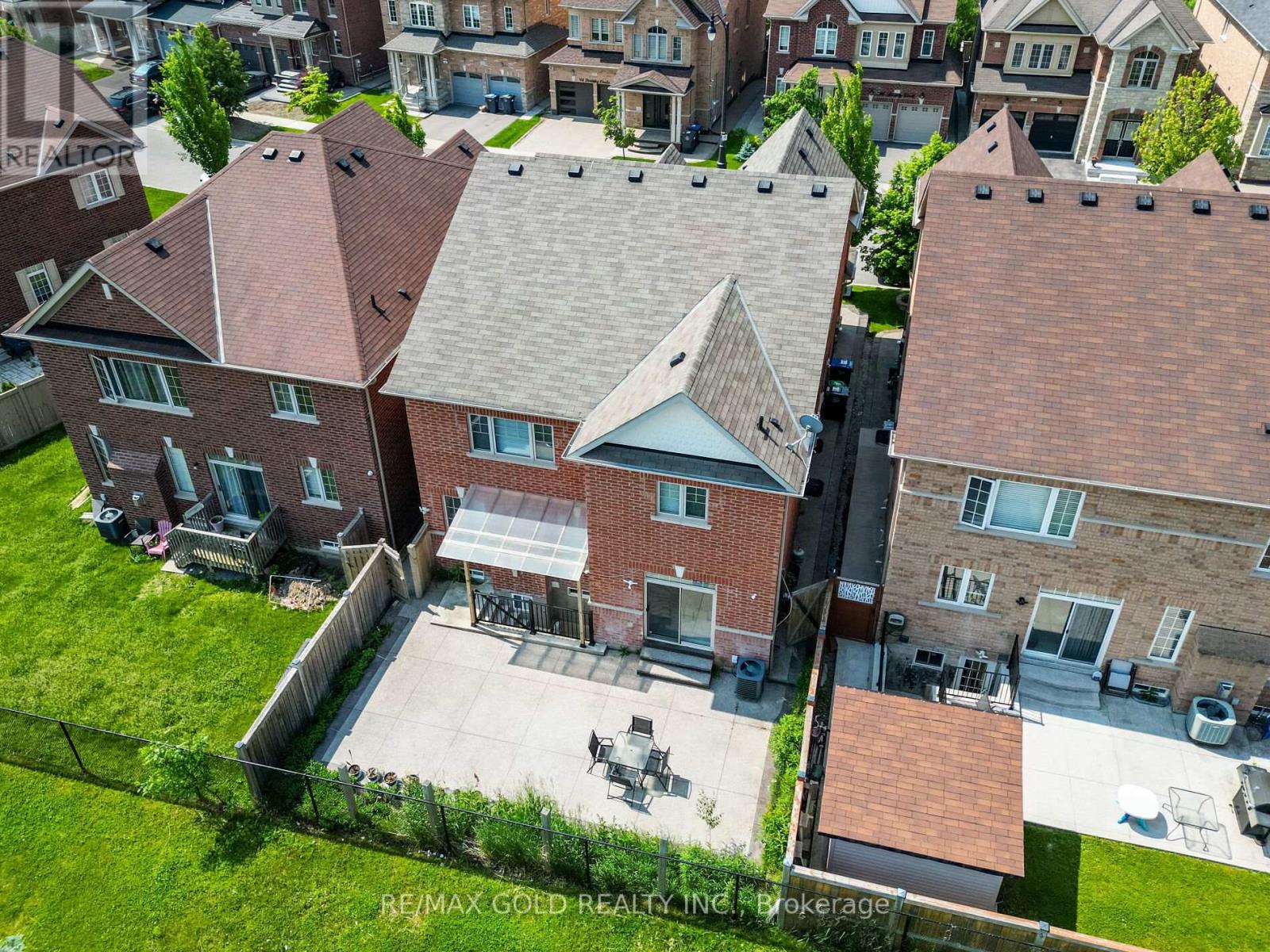 18 Divinity Circle, Brampton, Ontario  L7A 3Y4 - Photo 42 - W12435991
