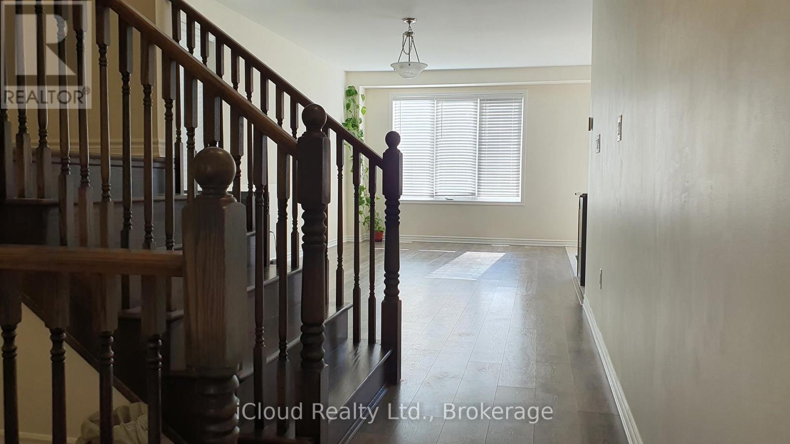 84 Callandar Road, Brampton, Ontario  L7A 5E2 - Photo 2 - W12436003