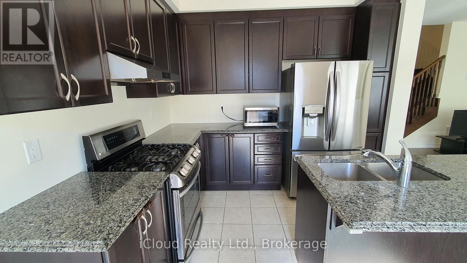 84 Callandar Road, Brampton, Ontario  L7A 5E2 - Photo 6 - W12436003