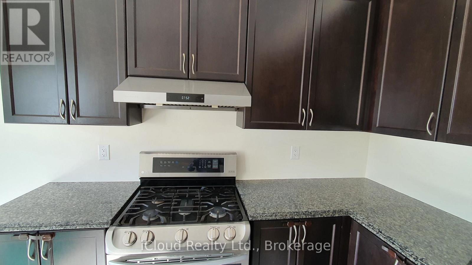 84 Callandar Road, Brampton, Ontario  L7A 5E2 - Photo 7 - W12436003