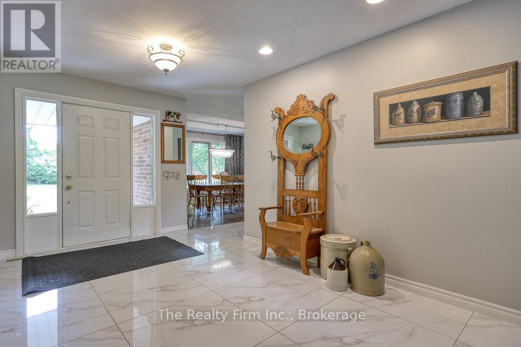 786837 Township Road 6, Blandford-Blenheim, Ontario  N0J 1G0 - Photo 15 - X12436018