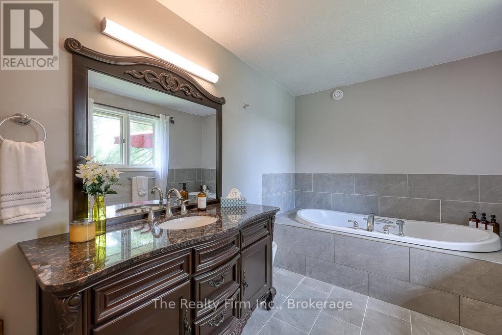 786837 Township Road 6, Blandford-Blenheim, Ontario  N0J 1G0 - Photo 29 - X12436018