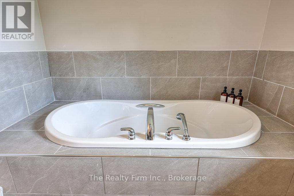 786837 Township Road 6, Blandford-Blenheim, Ontario  N0J 1G0 - Photo 30 - X12436018