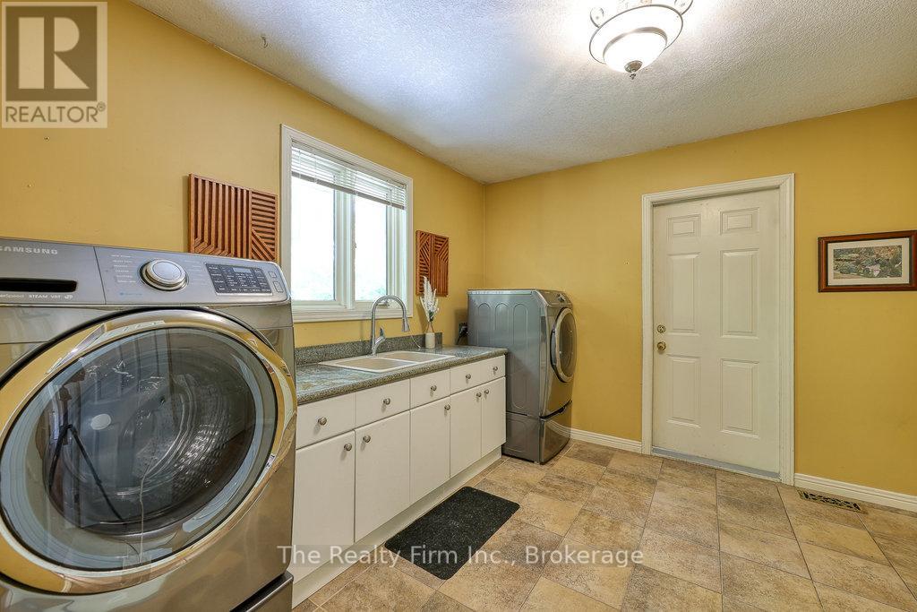786837 Township Road 6, Blandford-Blenheim, Ontario  N0J 1G0 - Photo 36 - X12436018