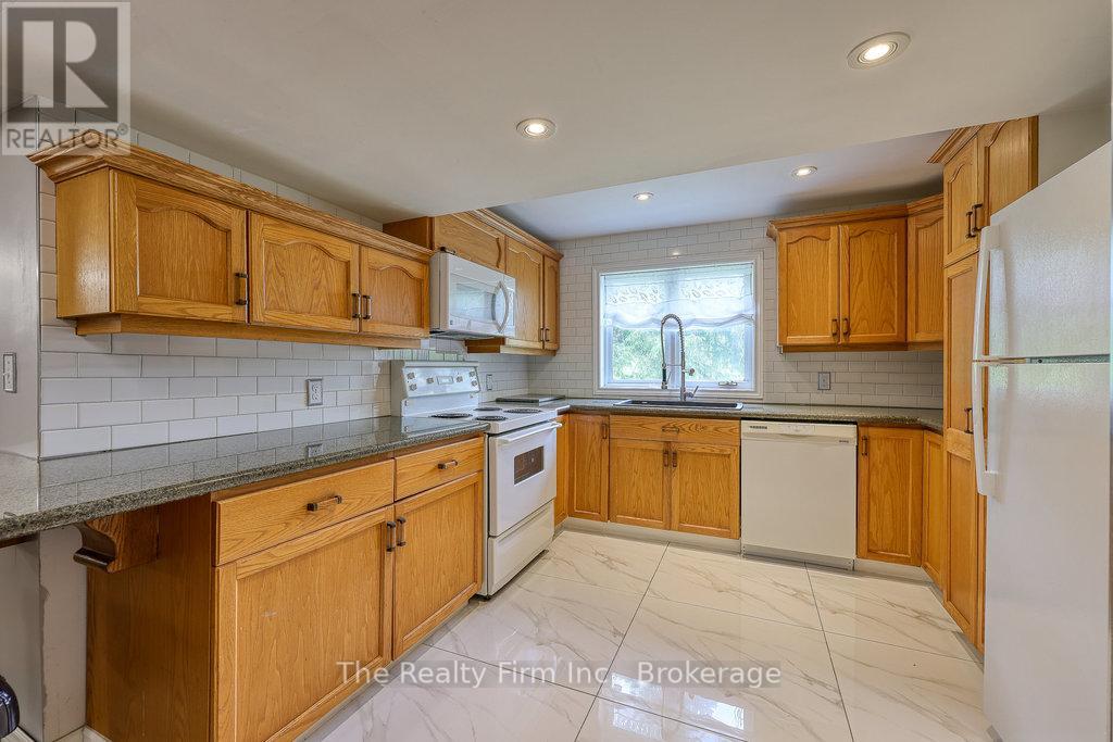 786837 Township Road 6, Blandford-Blenheim, Ontario  N0J 1G0 - Photo 44 - X12436018