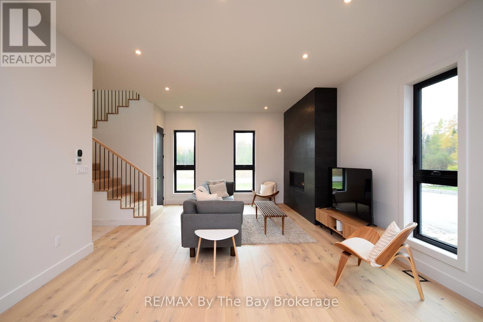 49 Broadview Street, Collingwood, Ontario  L9Y 0X2 - Photo 6 - S12436053