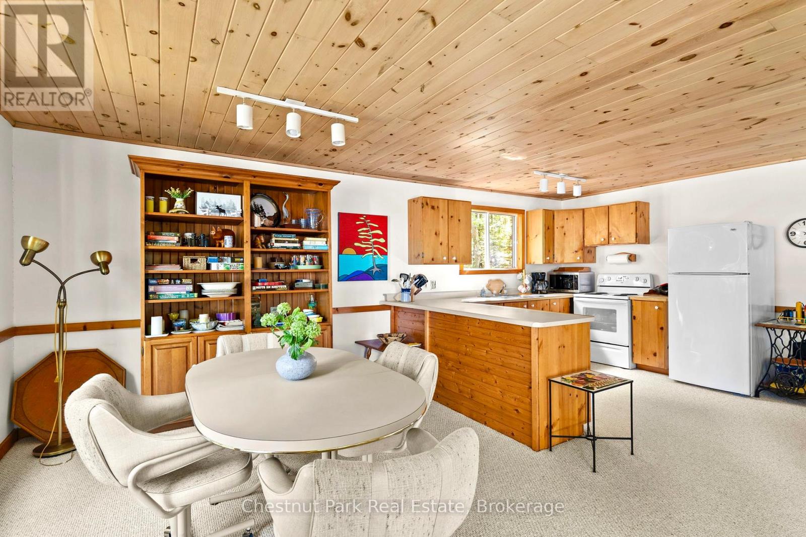 10 Taylor (26lm10) Island, Gravenhurst, Ontario  P1P 1R2 - Photo 13 - X12436026