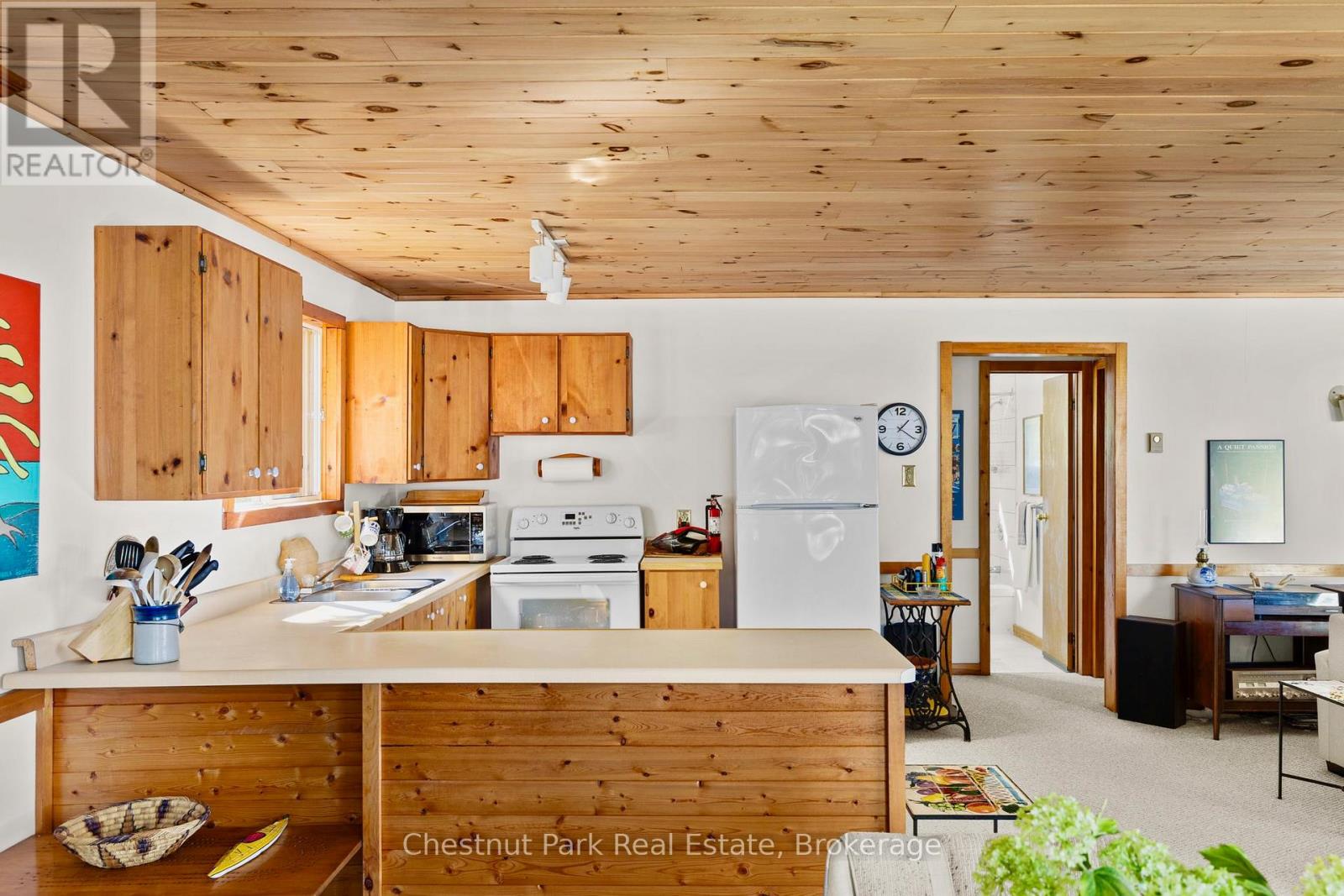 10 Taylor (26lm10) Island, Gravenhurst, Ontario  P1P 1R2 - Photo 15 - X12436026