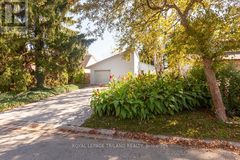 23 Crabtree Avenue, London North, Ontario  N6G 2H6 - Photo 1 - X12436024