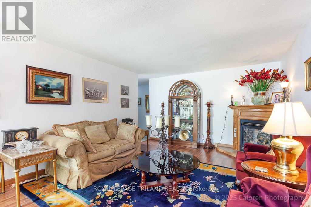 23 Crabtree Avenue, London North, Ontario  N6G 2H6 - Photo 10 - X12436024