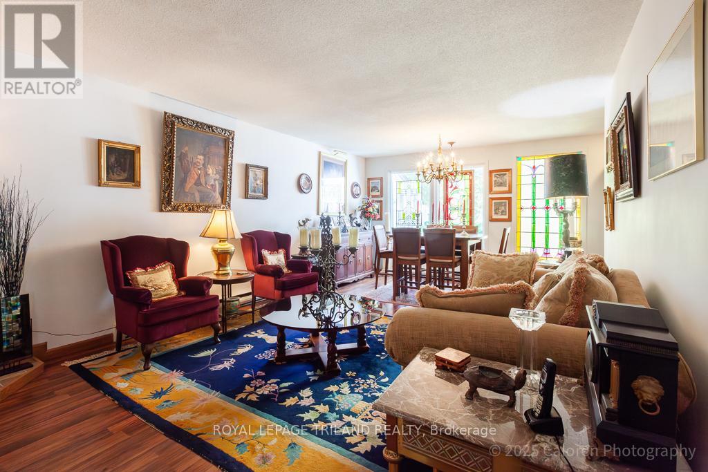 23 Crabtree Avenue, London North, Ontario  N6G 2H6 - Photo 12 - X12436024