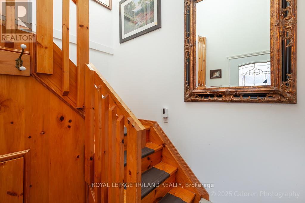23 Crabtree Avenue, London North, Ontario  N6G 2H6 - Photo 3 - X12436024