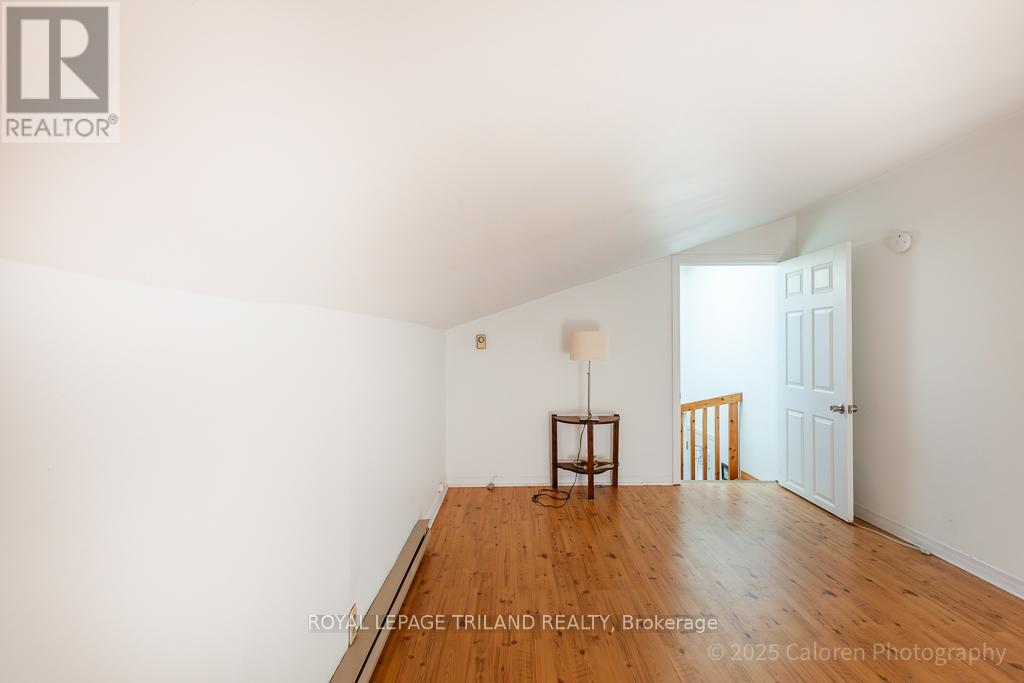 23 Crabtree Avenue, London North, Ontario  N6G 2H6 - Photo 32 - X12436024