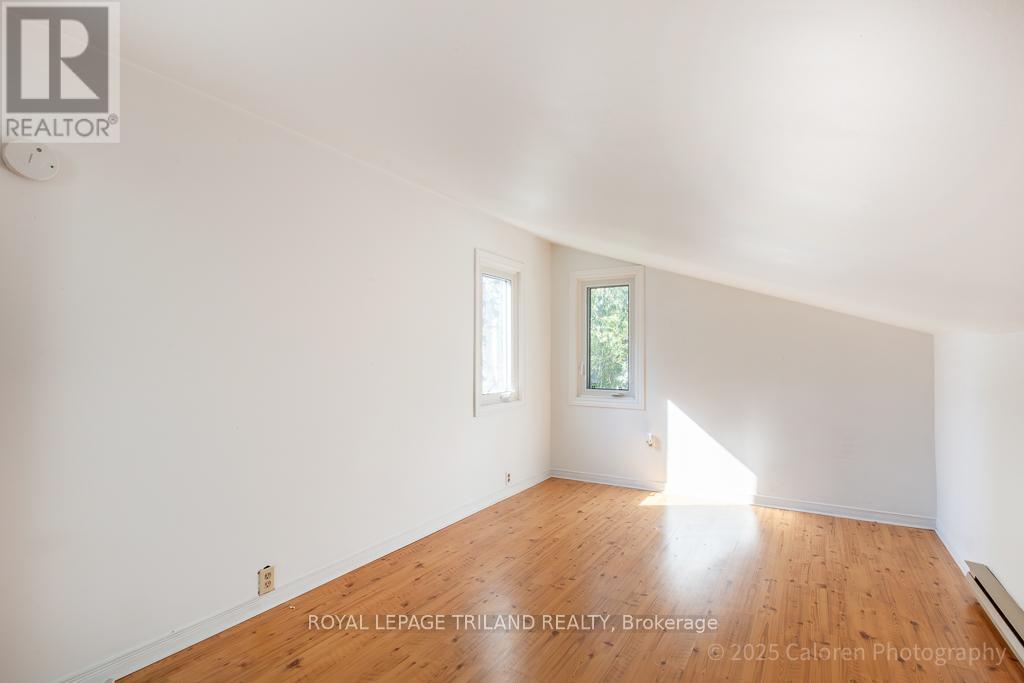 23 Crabtree Avenue, London North, Ontario  N6G 2H6 - Photo 33 - X12436024