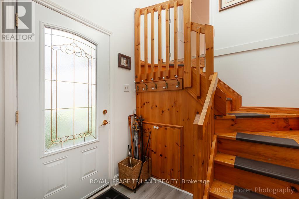 23 Crabtree Avenue, London North, Ontario  N6G 2H6 - Photo 4 - X12436024