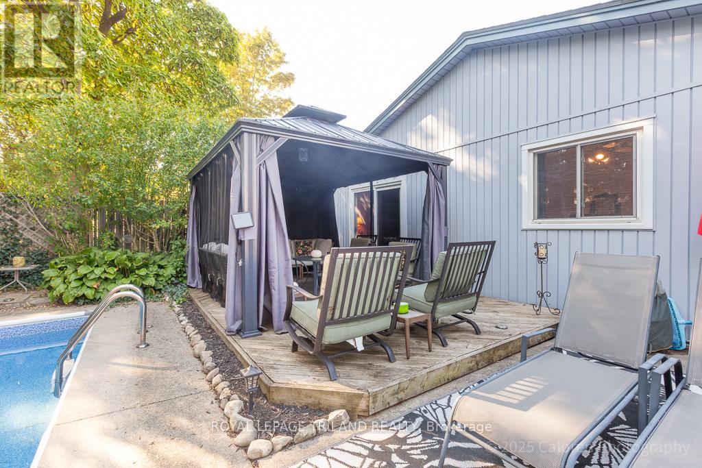 23 Crabtree Avenue, London North, Ontario  N6G 2H6 - Photo 41 - X12436024
