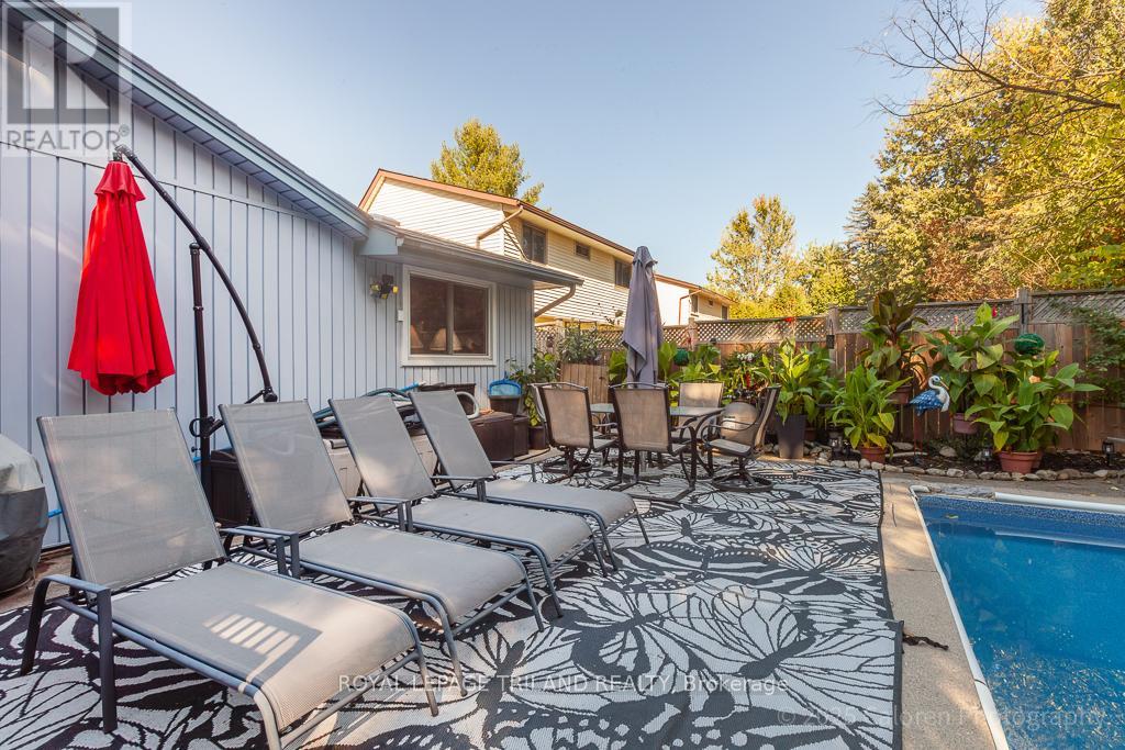 23 Crabtree Avenue, London North, Ontario  N6G 2H6 - Photo 42 - X12436024