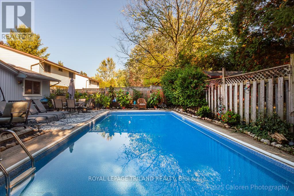 23 Crabtree Avenue, London North, Ontario  N6G 2H6 - Photo 43 - X12436024