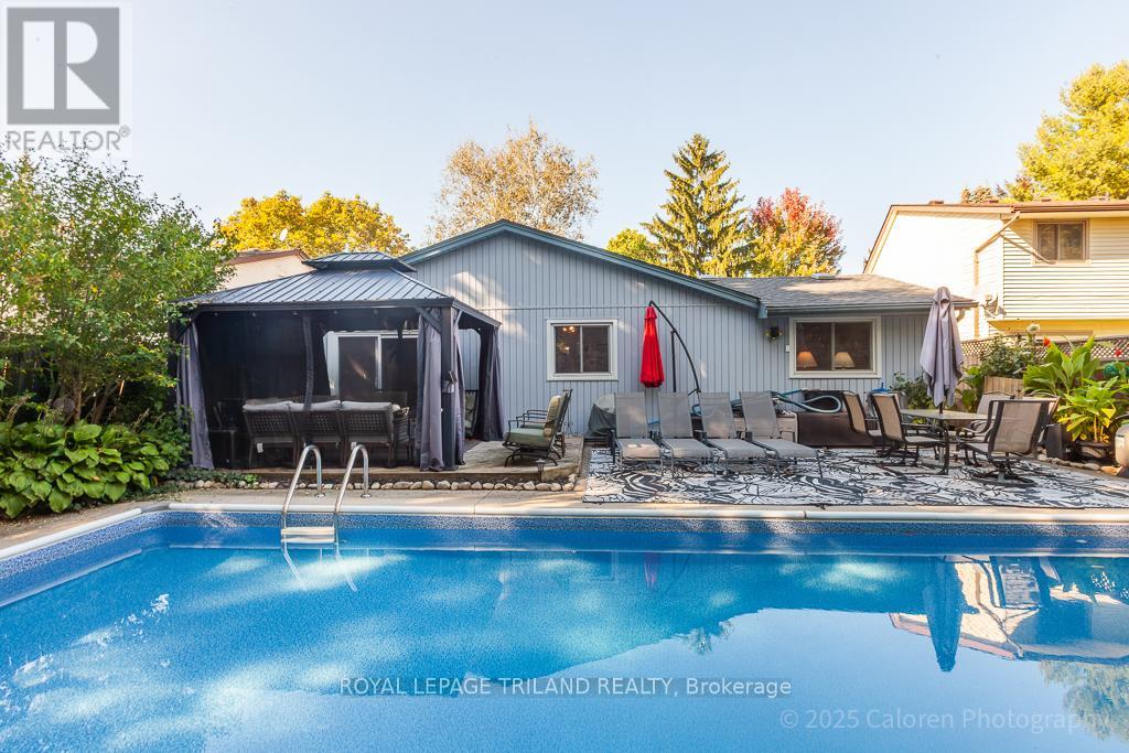23 Crabtree Avenue, London North, Ontario  N6G 2H6 - Photo 45 - X12436024