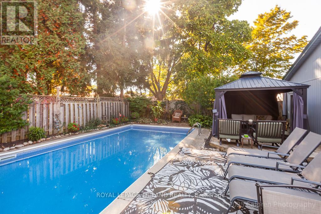 23 Crabtree Avenue, London North, Ontario  N6G 2H6 - Photo 47 - X12436024