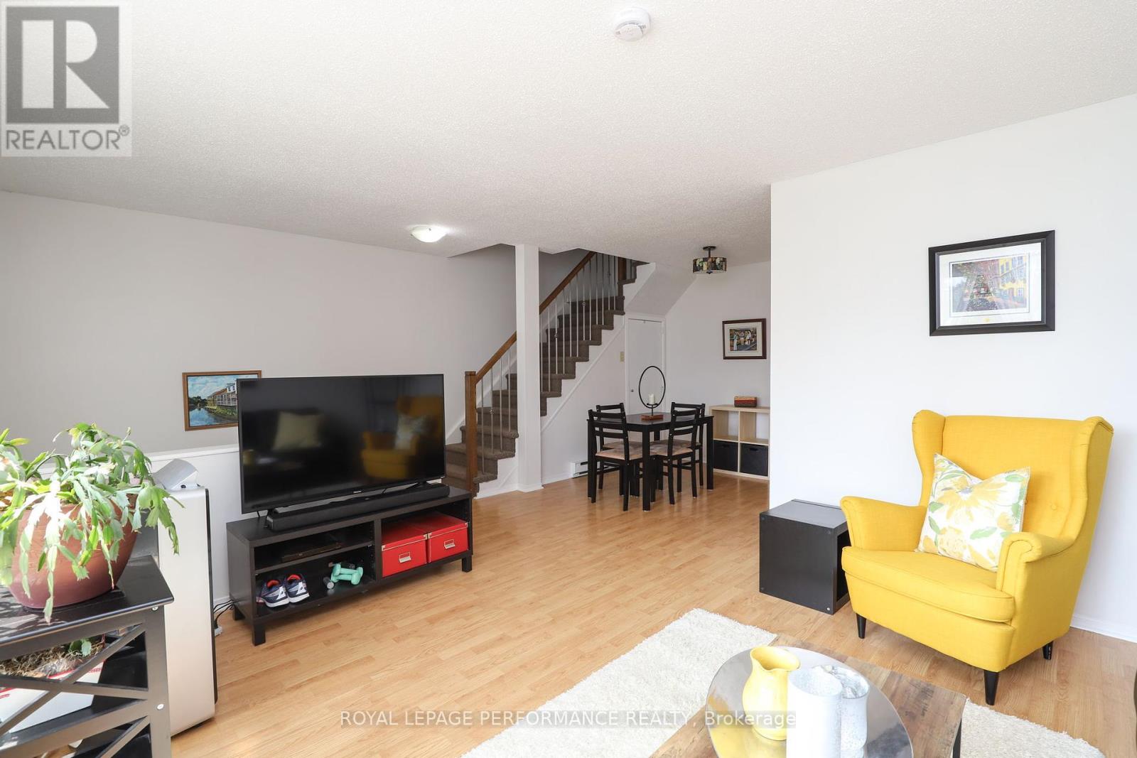 A - 2 Lovell Lane, Ottawa, Ontario  K2H 9B6 - Photo 10 - X12436011
