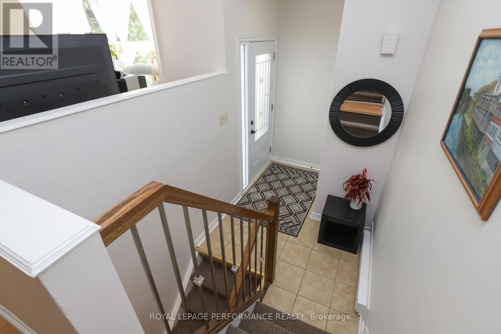A - 2 Lovell Lane, Ottawa, Ontario  K2H 9B6 - Photo 13 - X12436011