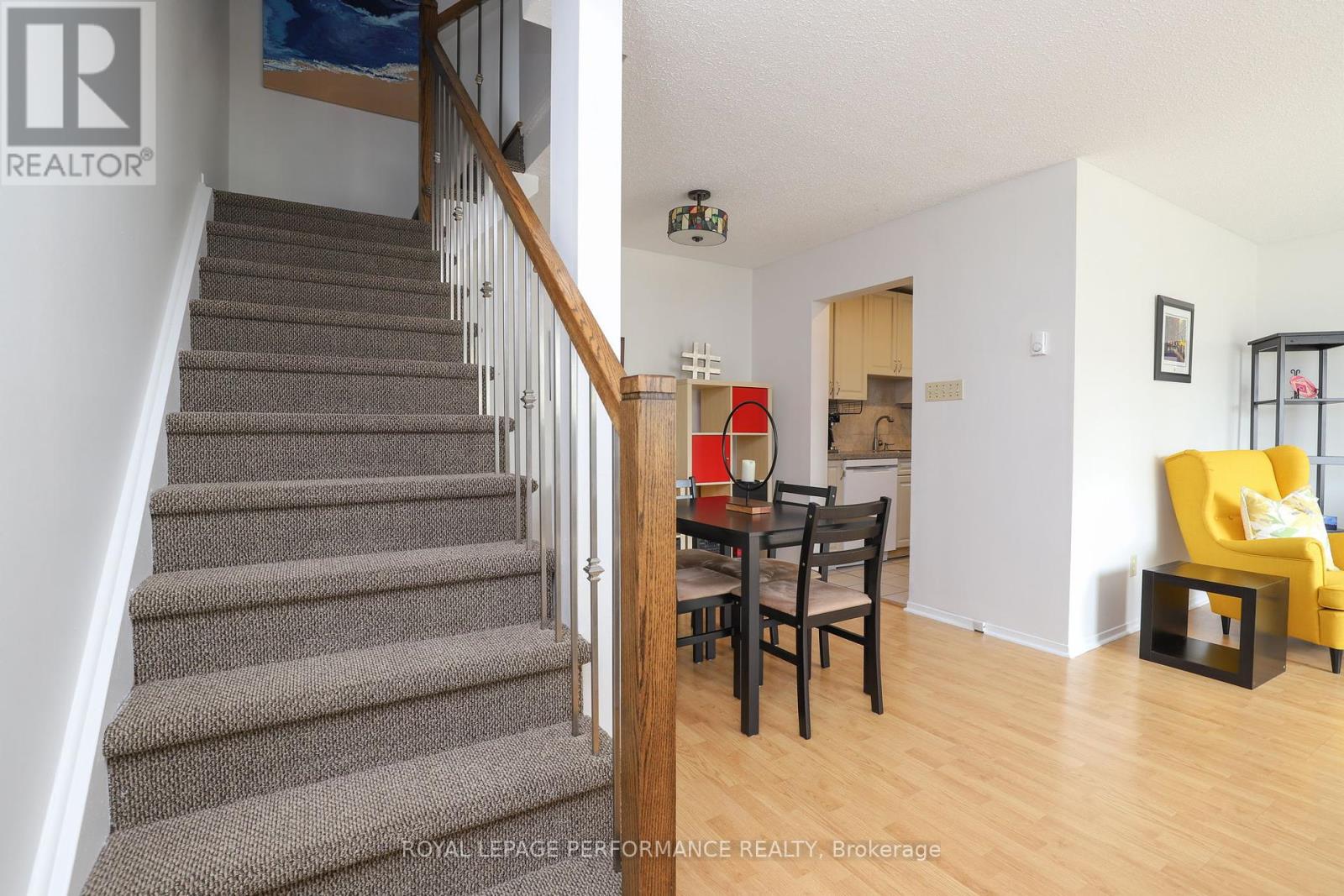 A - 2 Lovell Lane, Ottawa, Ontario  K2H 9B6 - Photo 5 - X12436011