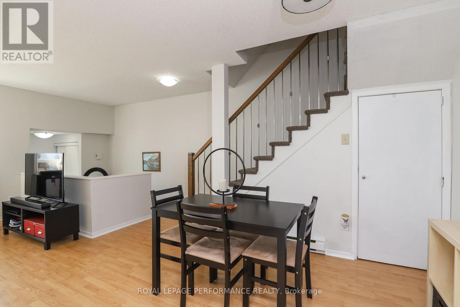 A - 2 Lovell Lane, Ottawa, Ontario  K2H 9B6 - Photo 6 - X12436011