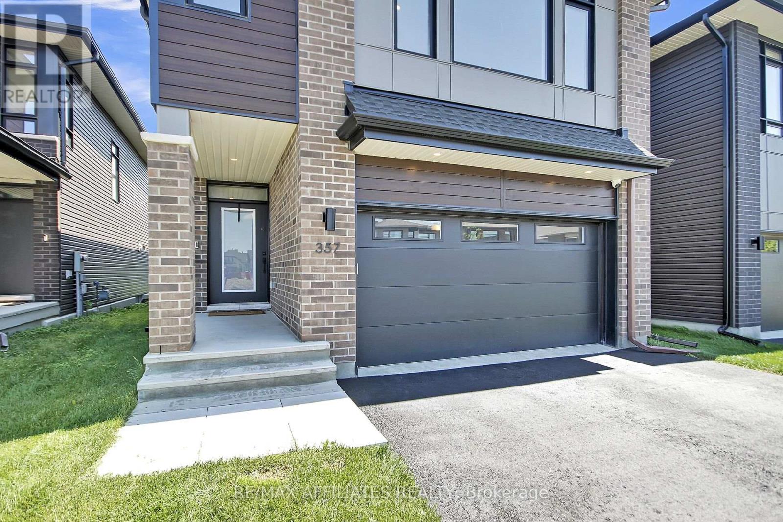 357 Shoveler Grove, Ottawa, Ontario  K4M 1B2 - Photo 2 - X12436034