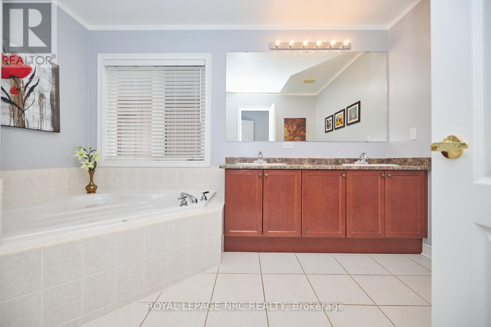 4 Alex Grant Place, St. Catharines (Secord Woods), Ontario  L2P 0A2 - Photo 16 - X12436009