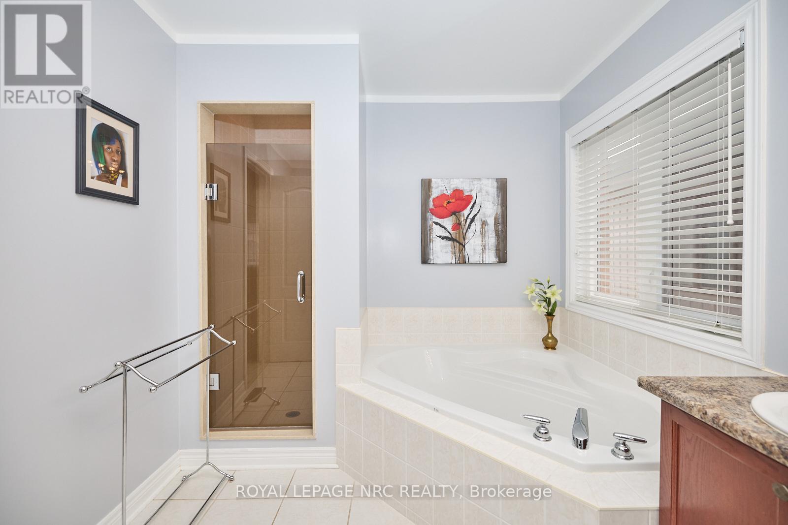 4 Alex Grant Place, St. Catharines (Secord Woods), Ontario  L2P 0A2 - Photo 17 - X12436009