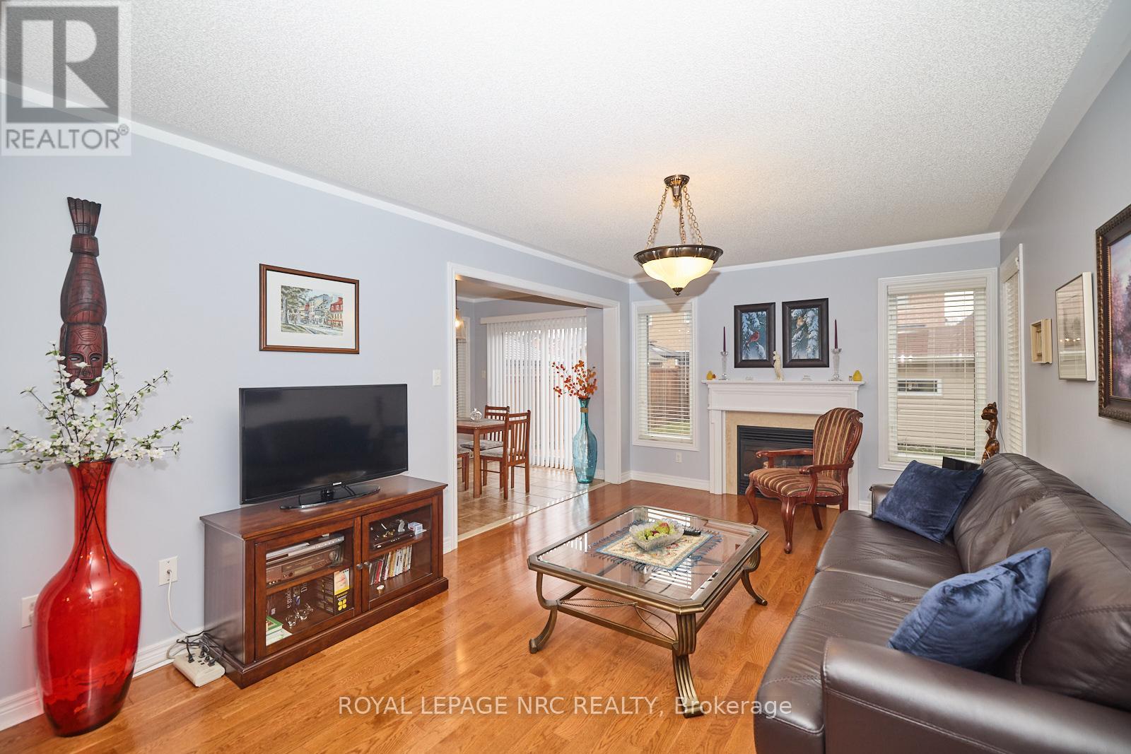 4 Alex Grant Place, St. Catharines (Secord Woods), Ontario  L2P 0A2 - Photo 5 - X12436009
