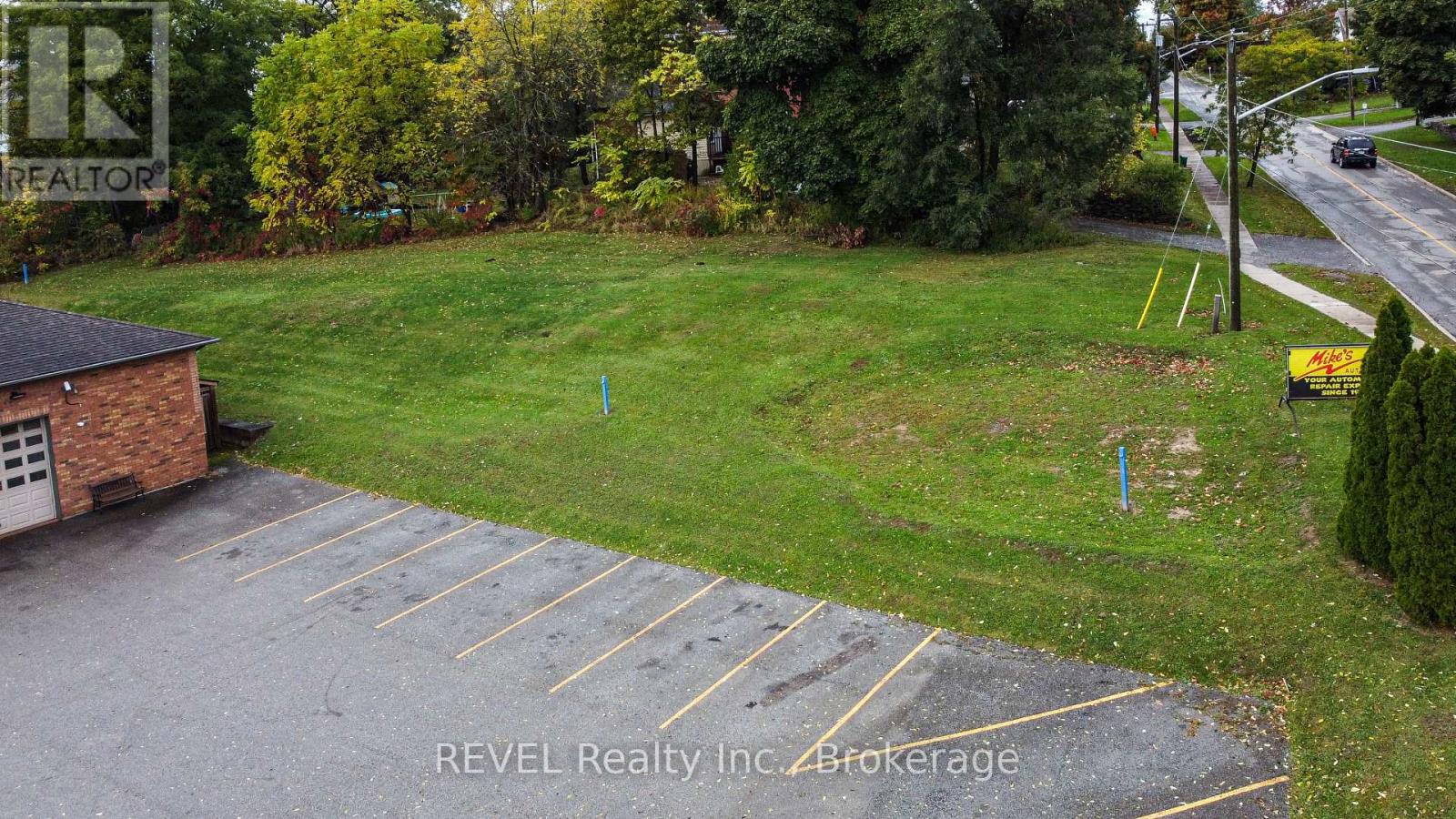 13 St Davids Street W, Thorold (Thorold Downtown), Ontario  L2V 2L1 - Photo 7 - X12436040