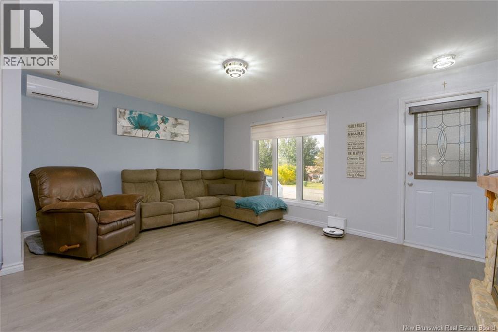 41 Rue St-François, Saint-Léonard, New Brunswick  E7E 2H3 - Photo 4 - NB127606