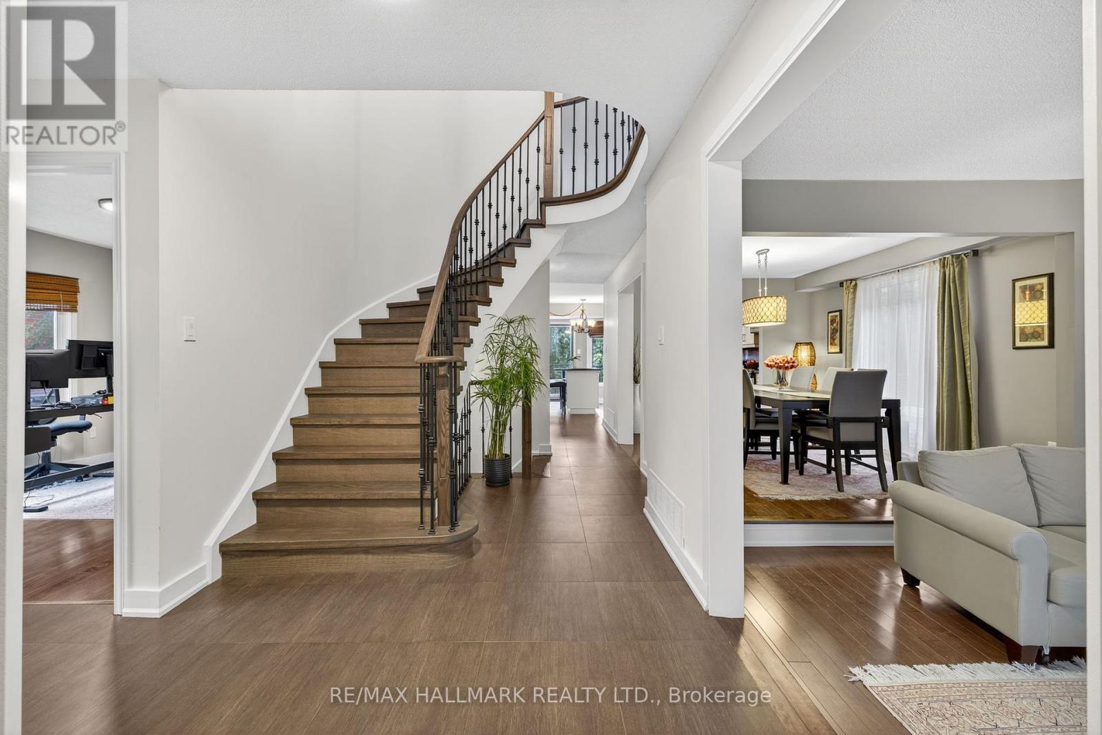 26 Stacey Crescent, Markham, Ontario  L3T 6Z4 - Photo 5 - N12435902