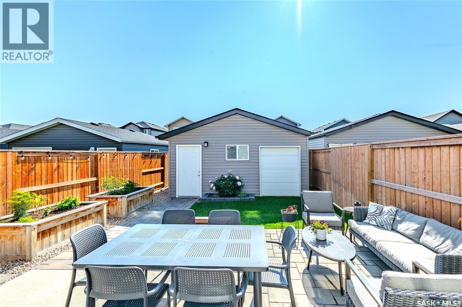 1050 Kolynchuk Crescent, Saskatoon, Saskatchewan  S7T 0X4 - Photo 4 - SK019662