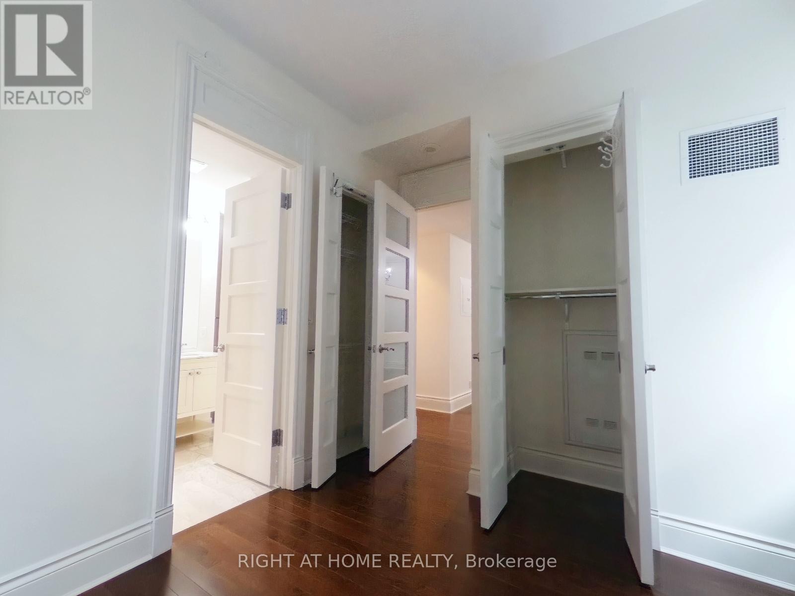 507 - 22 Leader Lane, Toronto, Ontario  M5E 0B2 - Photo 10 - C12436008