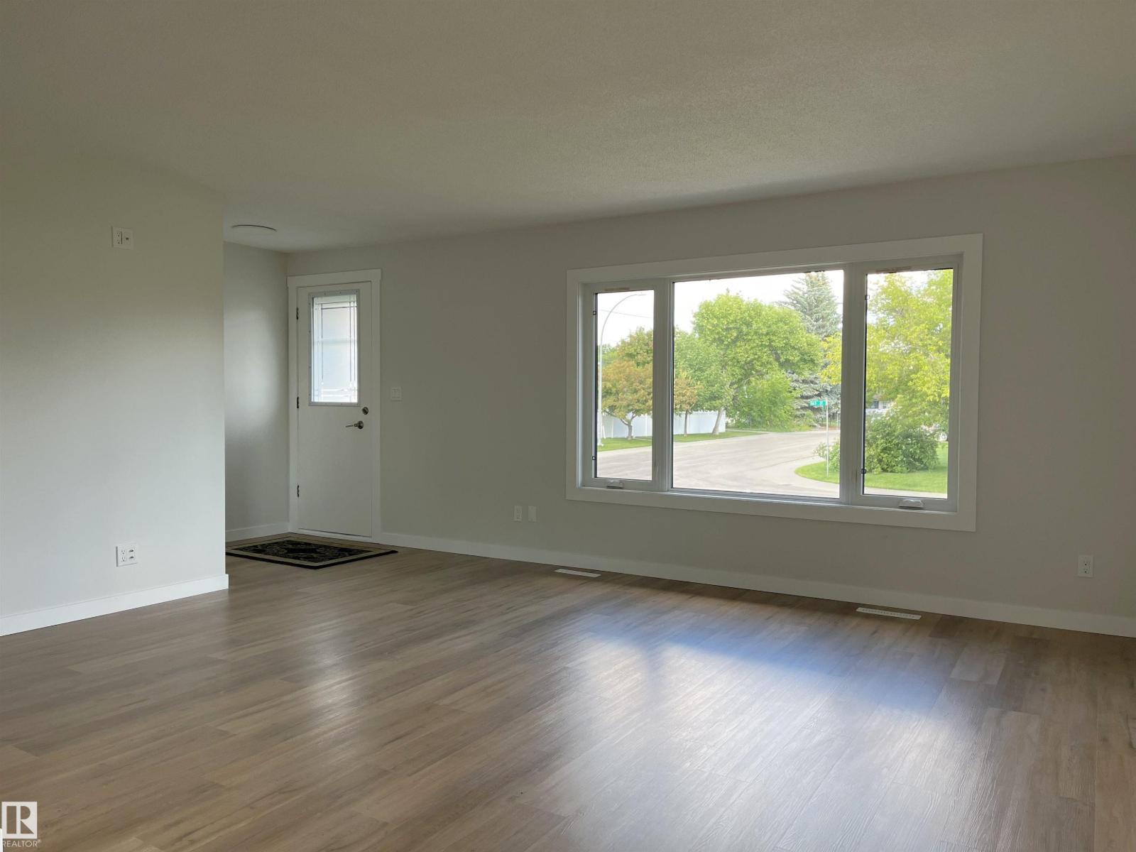9108 169 St Nw, Edmonton, Alberta  T5R 2X1 - Photo 12 - E4460161