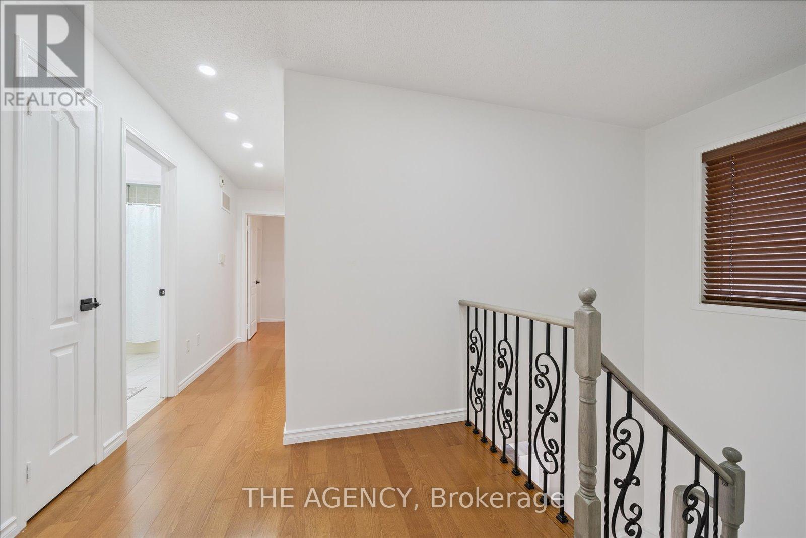 908 Oaktree Crescent, Newmarket, Ontario  L3X 2Z1 - Photo 25 - N12436023