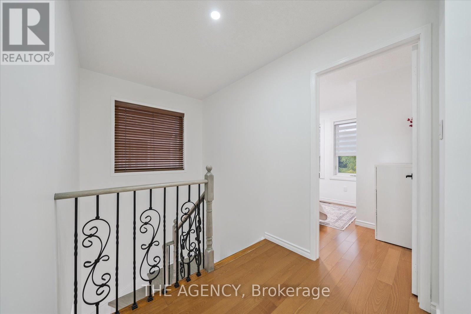 908 Oaktree Crescent, Newmarket, Ontario  L3X 2Z1 - Photo 26 - N12436023