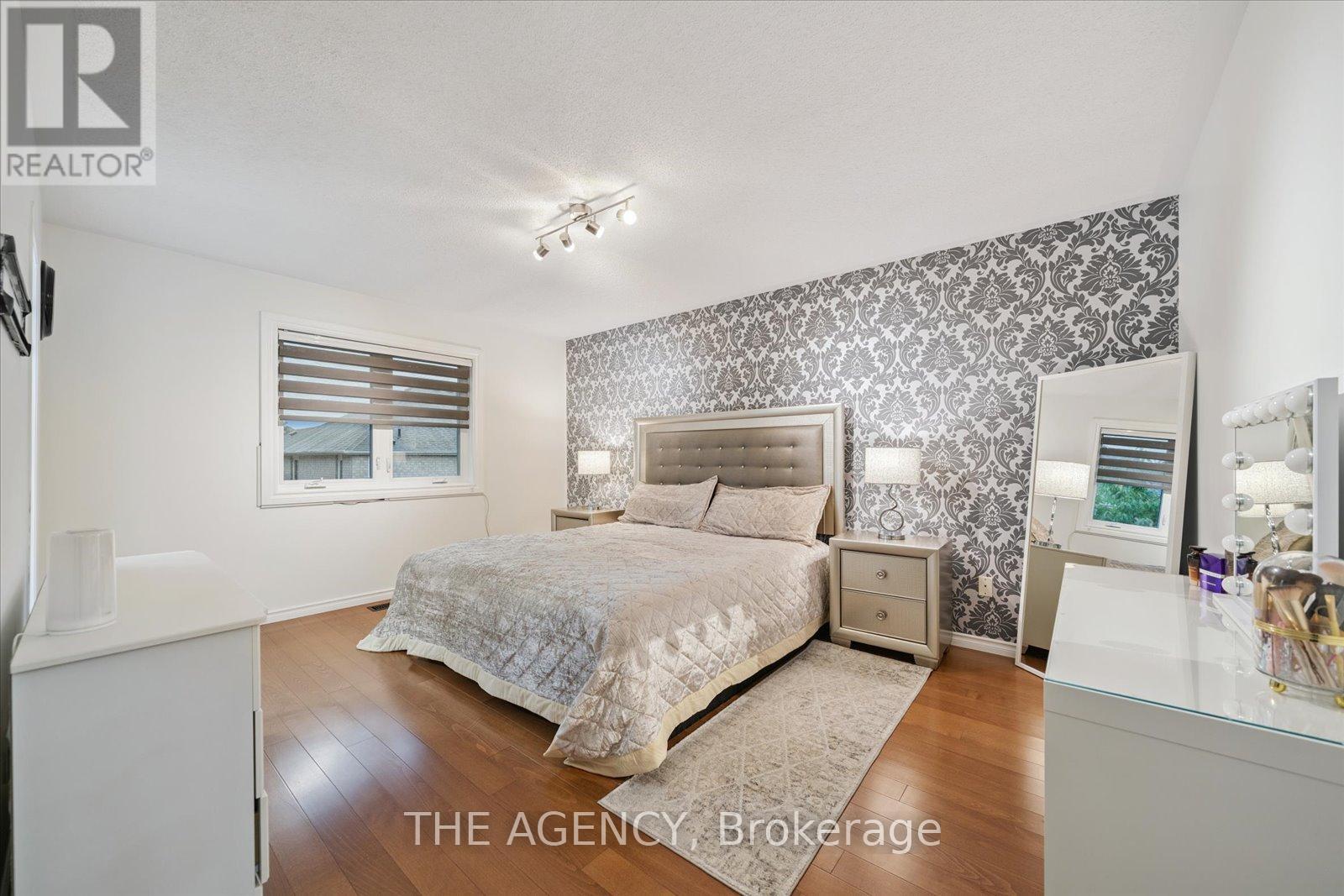 908 Oaktree Crescent, Newmarket, Ontario  L3X 2Z1 - Photo 27 - N12436023