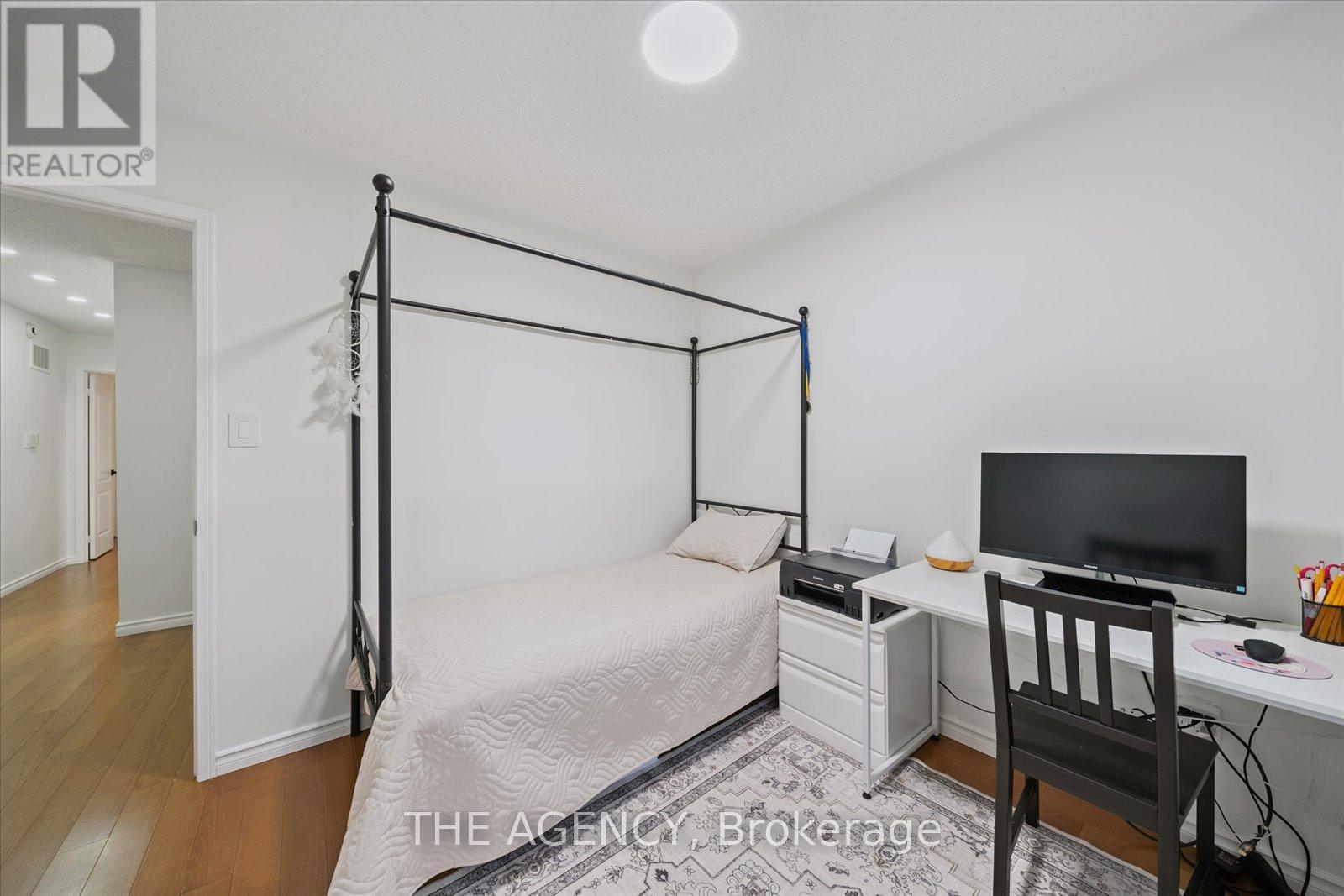 908 Oaktree Crescent, Newmarket, Ontario  L3X 2Z1 - Photo 32 - N12436023