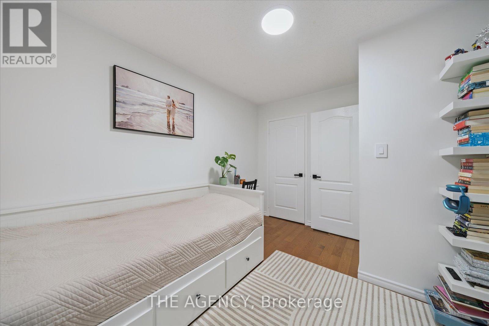 908 Oaktree Crescent, Newmarket, Ontario  L3X 2Z1 - Photo 39 - N12436023