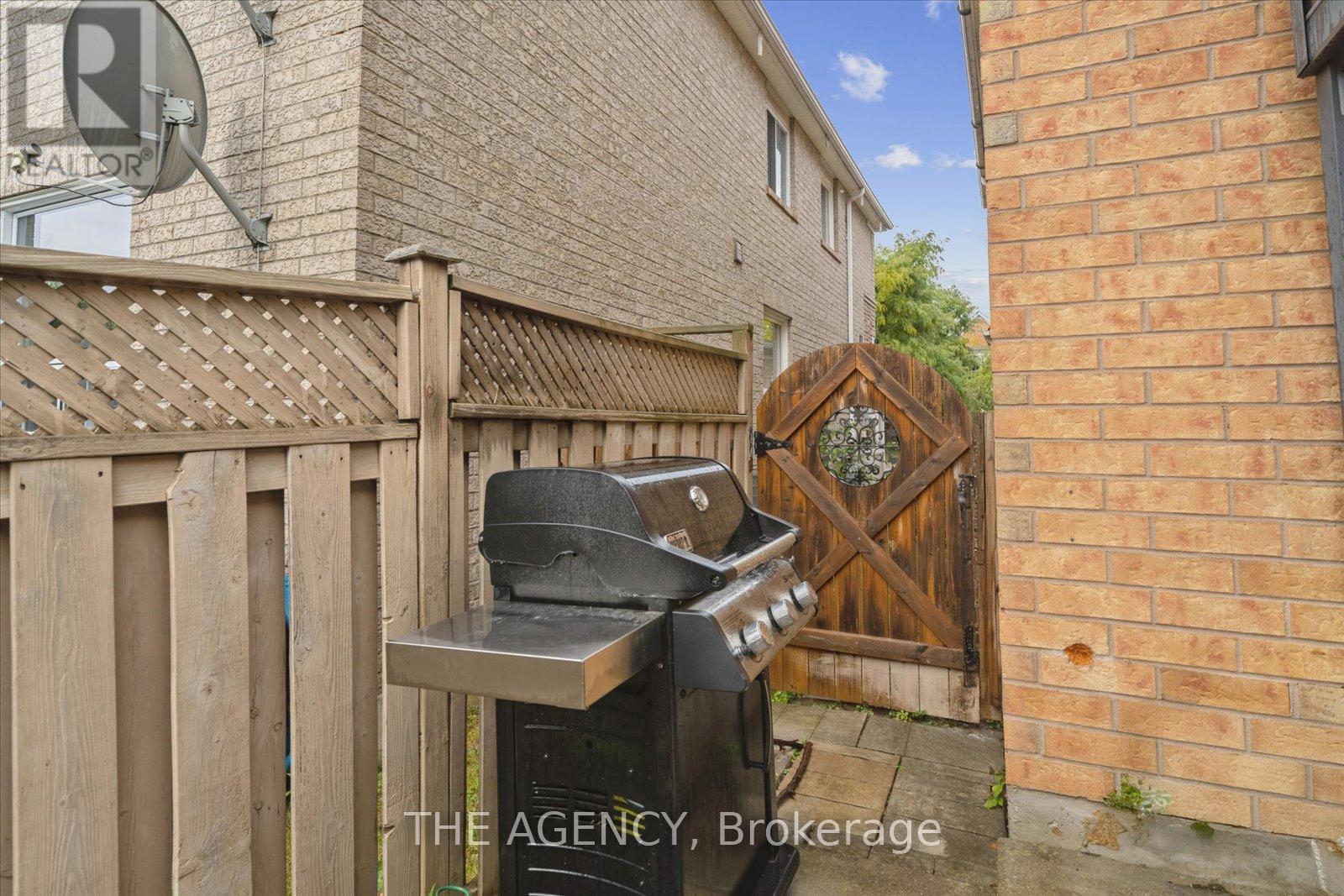 908 Oaktree Crescent, Newmarket, Ontario  L3X 2Z1 - Photo 43 - N12436023