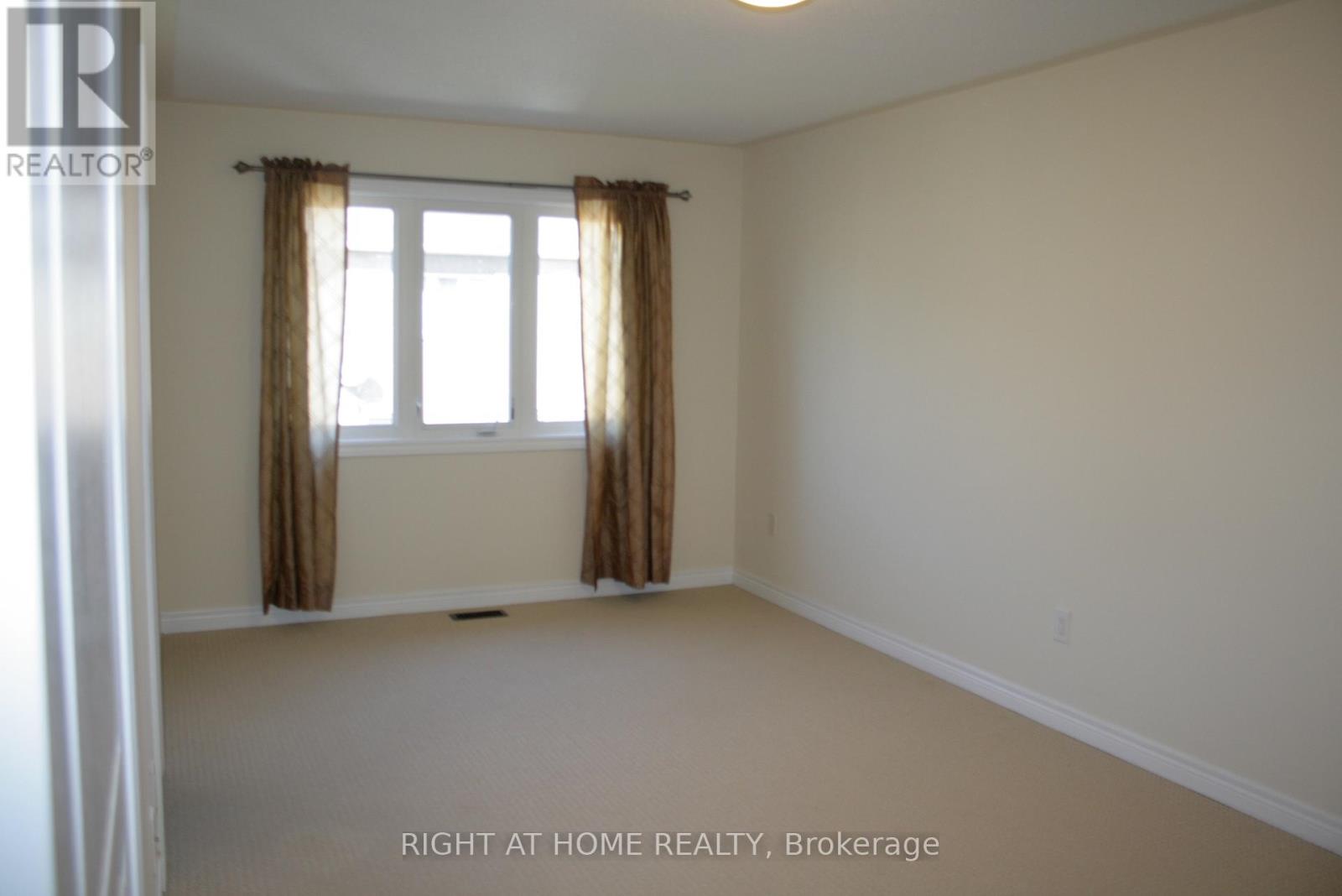 44 Thistle Avenue, Richmond Hill, Ontario  L4E 0B8 - Photo 11 - N12436032